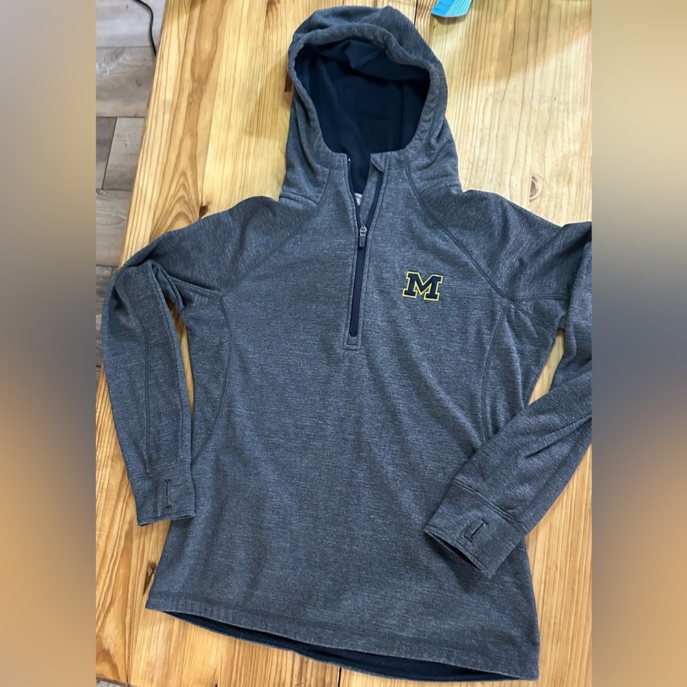 Michigan Colosseum 3/4 zipped hoodie Great condition w/ thumb holes